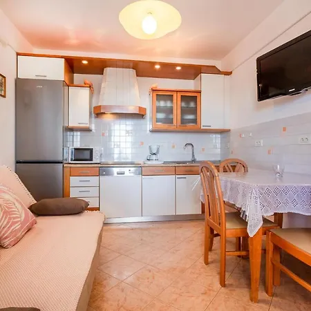1 Bedroom Nice Apartment In Piran Piran
