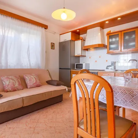 1 Bedroom Nice Apartment In Piran