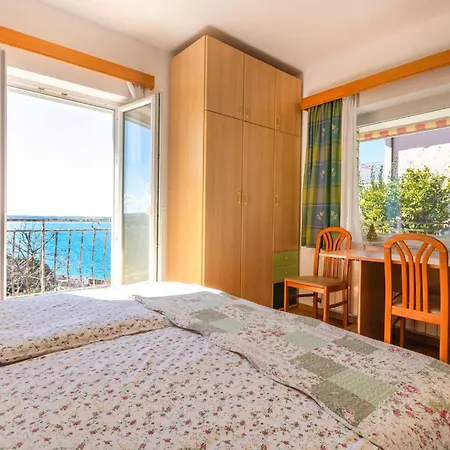 1 Bedroom Awesome In Apartment