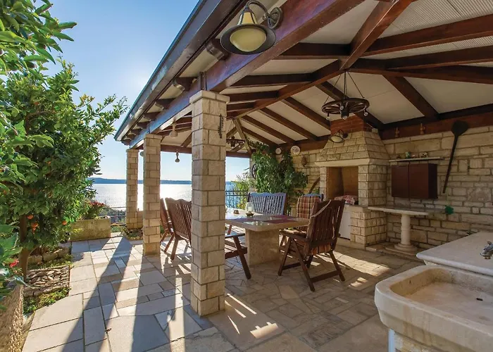 1 Bedroom Awesome In Lägenhet *