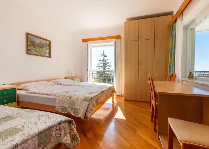 1 Bedroom Awesome In דירה *