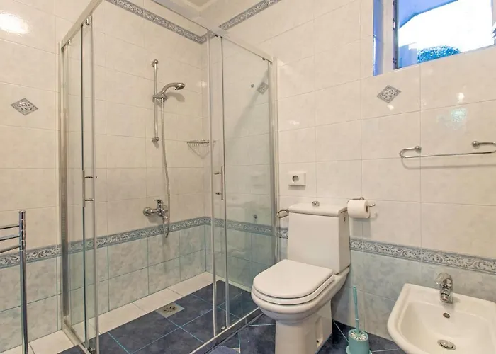 דירה 1 Bedroom Awesome In