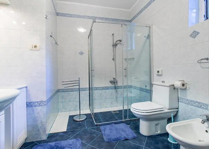 1 Bedroom Awesome In Lägenhet Piran